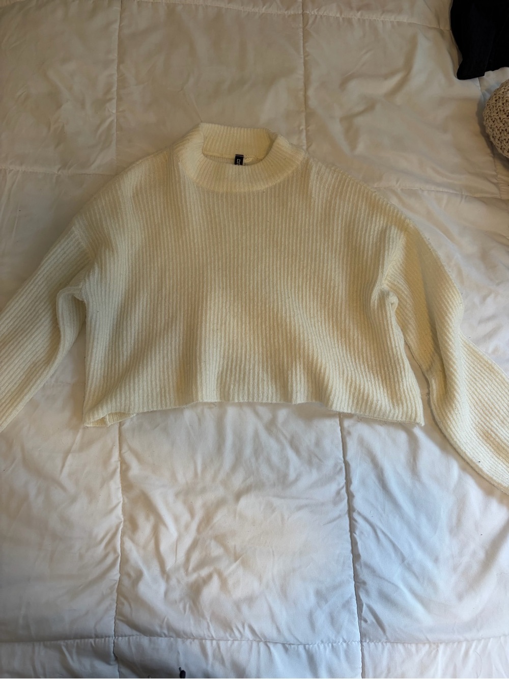 H&M Cream Ribbed Cropped Turtleneck Sweater